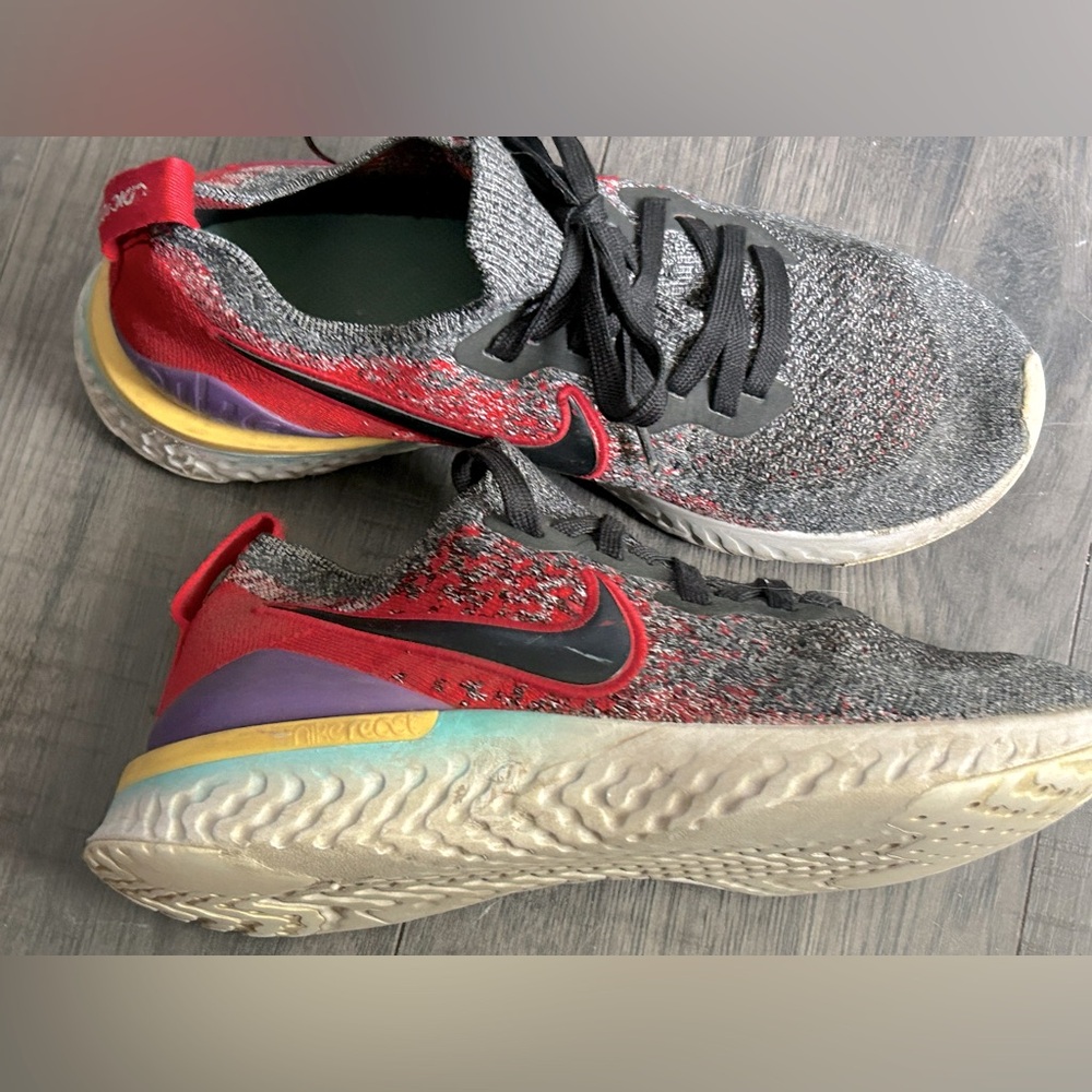 NIKE Epic React Flyknit 2 youth size 6.5 sneakers